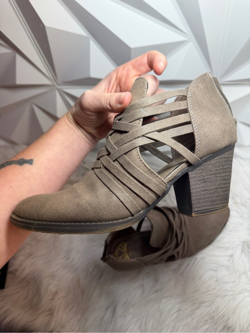 Fergalicious by Fergie Jillie Strappy Ankle Booties Taupe Sz 9